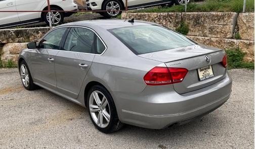 Tungsten Silver 2014 Volkswagen Passat 2.0L TDI SEL Premium