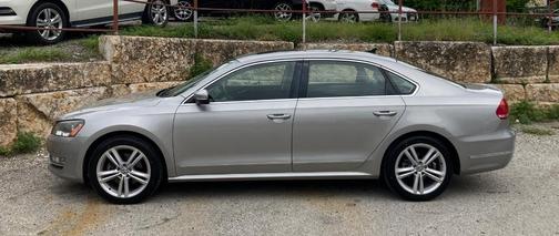 Tungsten Silver 2014 Volkswagen Passat 2.0L TDI SEL Premium