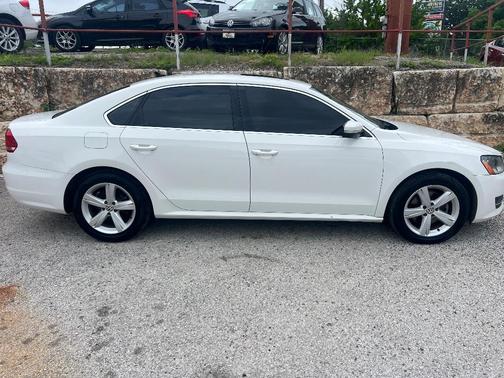 White 2015 Volkswagen Passat 2.0L TDI SE