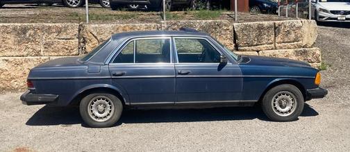1985 Mercedes-Benz E-Class 300D