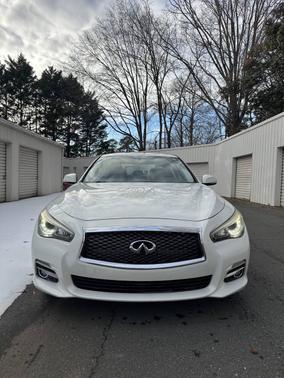 2015 INFINITI Q50 Base