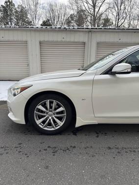 2015 INFINITI Q50 Base