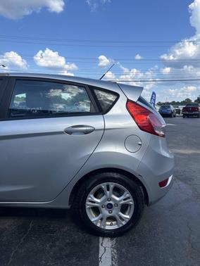 Ingot Silver Metallic 2016 Ford Fiesta SE