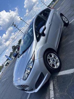 Ingot Silver Metallic 2016 Ford Fiesta SE