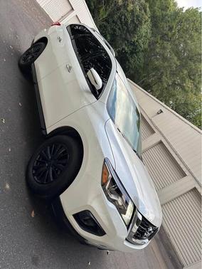 2017 Nissan Pathfinder Platinum