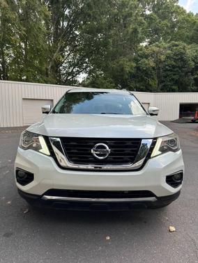2017 Nissan Pathfinder Platinum