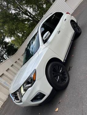 2017 Nissan Pathfinder Platinum