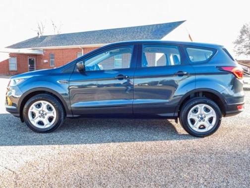 Photo 4 of 25 of 2019 Ford Escape S