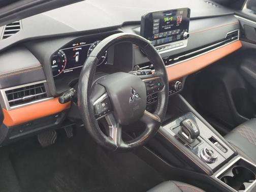 Black Diamond 2022 Mitsubishi Outlander SEL