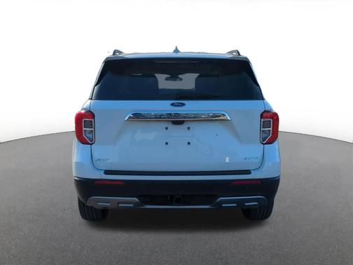 Star White 2023 Ford Explorer XLT