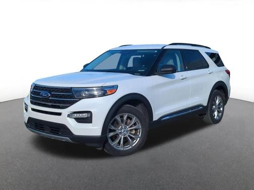 Star White 2023 Ford Explorer XLT
