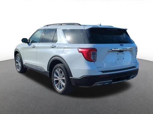 Star White 2023 Ford Explorer XLT