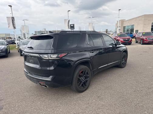Mosaic Black Metallic 2019 Chevrolet Traverse Premier