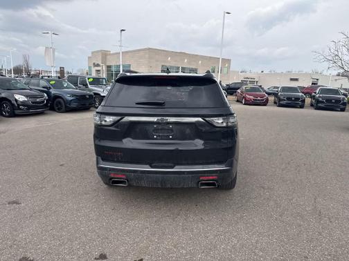 Mosaic Black Metallic 2019 Chevrolet Traverse Premier