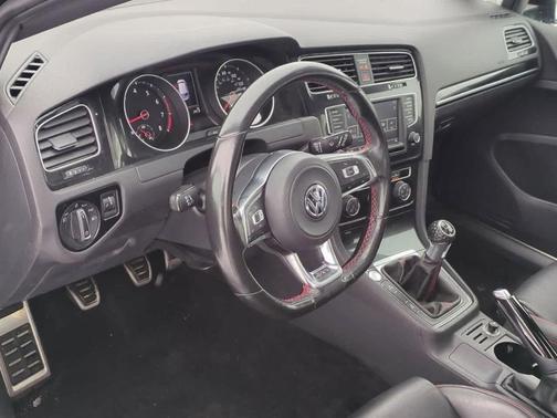 2016 Volkswagen Golf GTI 2.0T SE 4-Door