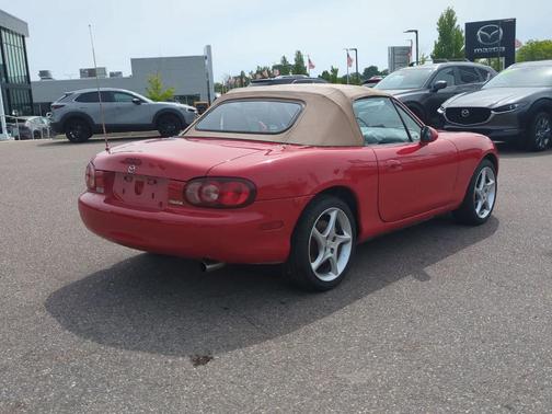 Red 2001 Mazda MX-5 Miata