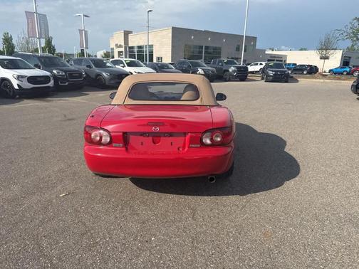 Red 2001 Mazda MX-5 Miata