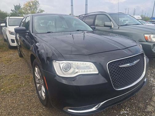 2017 Chrysler 300 Limited