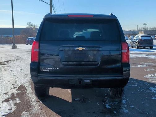 2017 Chevrolet Suburban LS