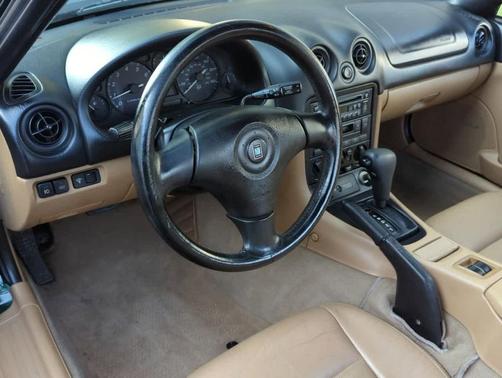 2000 Mazda MX-5 Miata LS