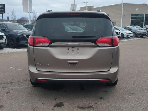 2018 Chrysler Pacifica Touring-L Plus