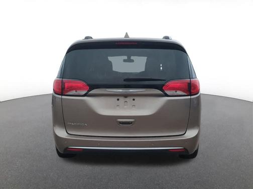 2018 Chrysler Pacifica Touring-L Plus