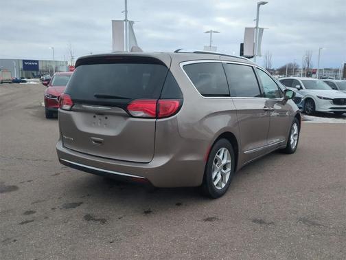2018 Chrysler Pacifica Touring-L Plus
