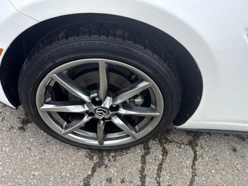 Snowflake White Pearl 2023 Mazda MX-5 Miata Grand Touring