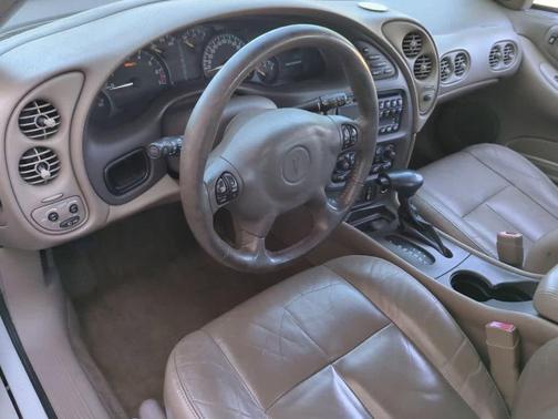 2005 Pontiac Bonneville SLE