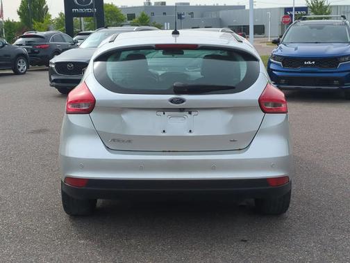 Ingot Silver 2016 Ford Focus SE