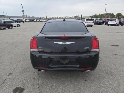 2019 Chrysler 300 S