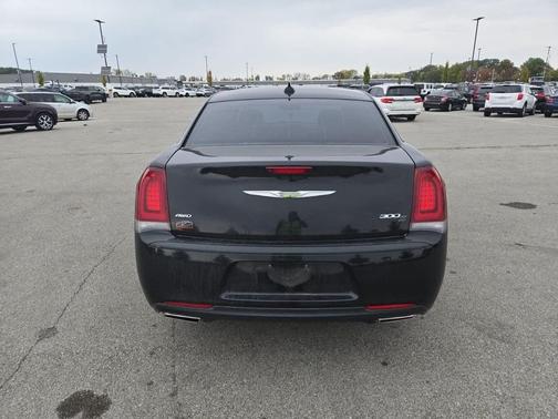 2019 Chrysler 300 S
