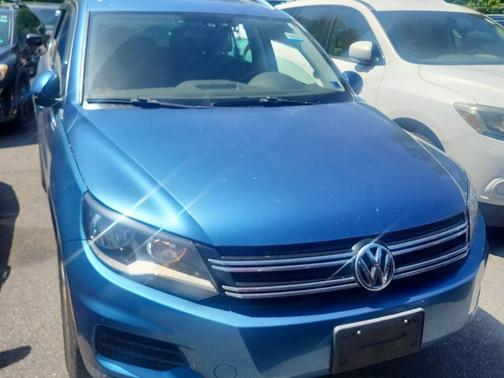 Pacific Blue 2017 Volkswagen Tiguan 2.0T Wolfsburg Edition