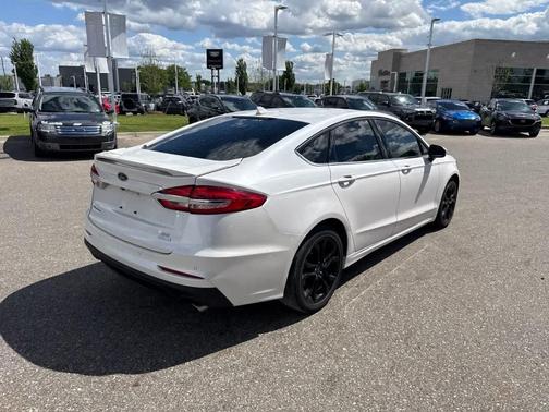 White Platinum Tri-Coat Metallic 2020 Ford Fusion SE