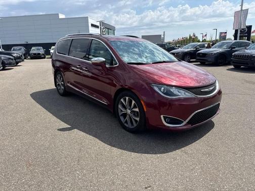 Velvet Red Pearlcoat 2018 Chrysler Pacifica Limited