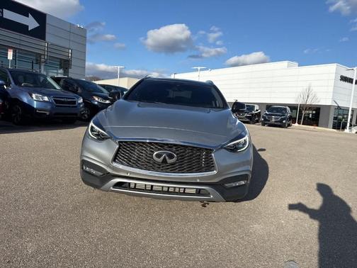 2018 INFINITI QX30 ESSENTIAL