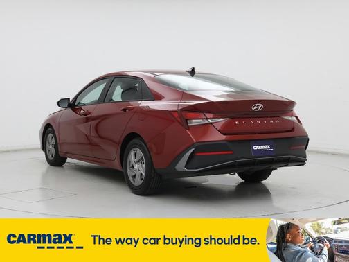 2024 Hyundai ELANTRA SE