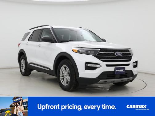 White 2024 Ford Explorer XLT