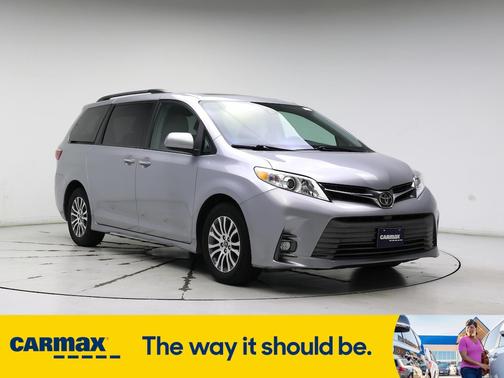 2018 Toyota Sienna XLE