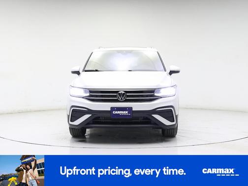 White 2024 Volkswagen Tiguan SE