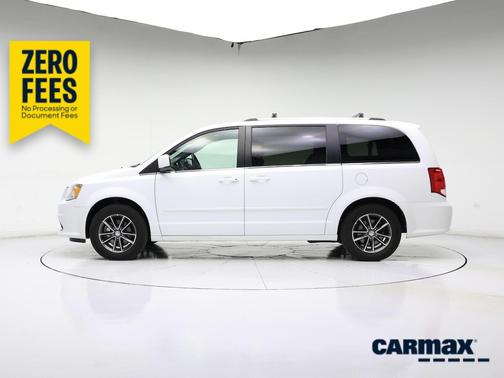 White 2017 Dodge Grand Caravan SXT