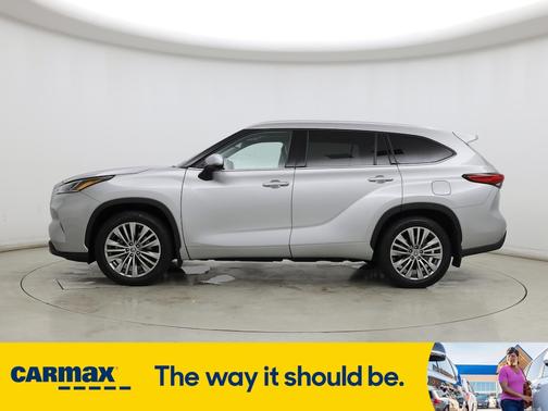 2023 Toyota Highlander Hybrid Platinum