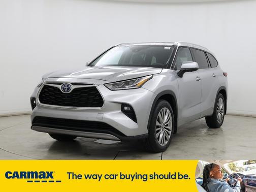2023 Toyota Highlander Hybrid Platinum