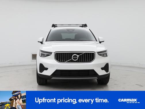 White 2024 Volvo XC40 B5 Core Dark Theme
