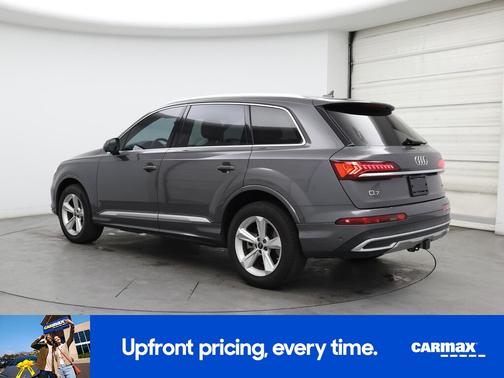 Gray 2023 Audi Q7 Premium