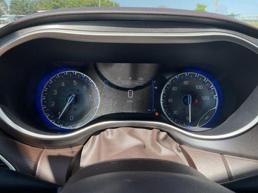 2017 Chrysler Pacifica Touring-L