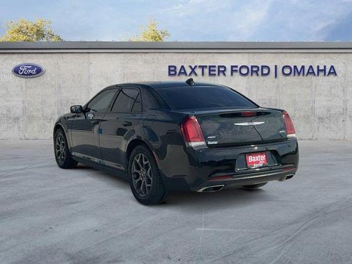 2018 Chrysler 300 S