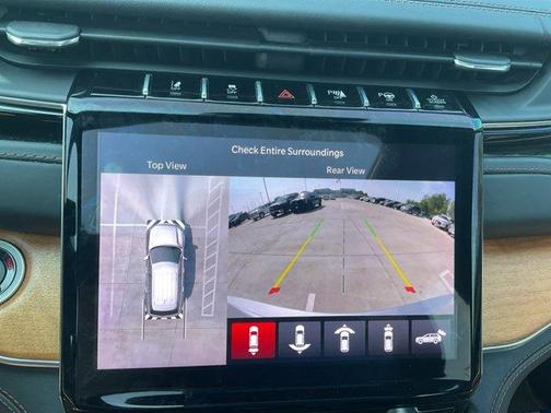 2022 Jeep Grand Cherokee Summit