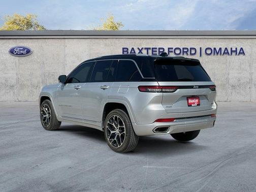 2022 Jeep Grand Cherokee Summit