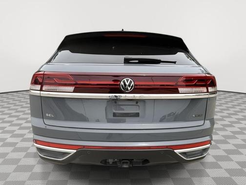 Pure Gray 2024 Volkswagen Atlas Cross Sport 2.0T SEL
